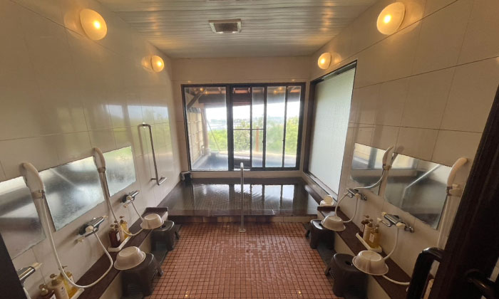 ����� ����